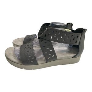 Yuu Phoria Womens Indy Open Toe Cross Strap Zipper Back Casual Sandals Size 12M